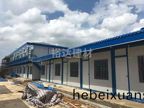 活(huo)動闆(ban)房(fang)屋麵