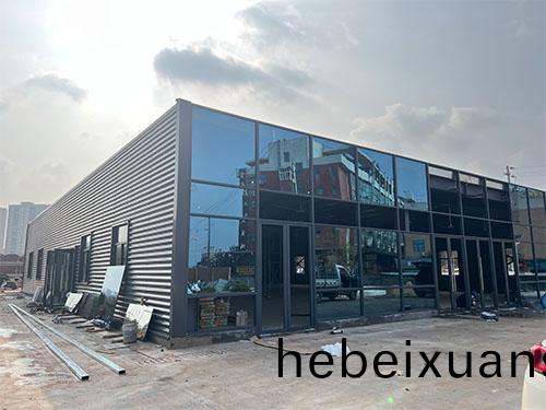 鋼(gang)結(jie)構(gou)廠房施工(gong)現(xian)場(chang)